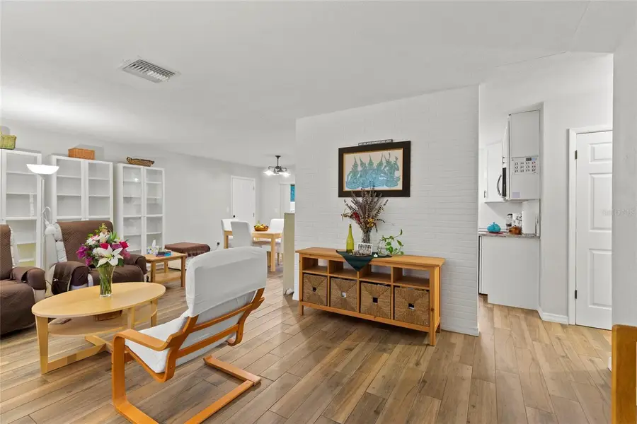 1053 66th Avenue S, Saint Petersburg, FL 33705 - Image #2