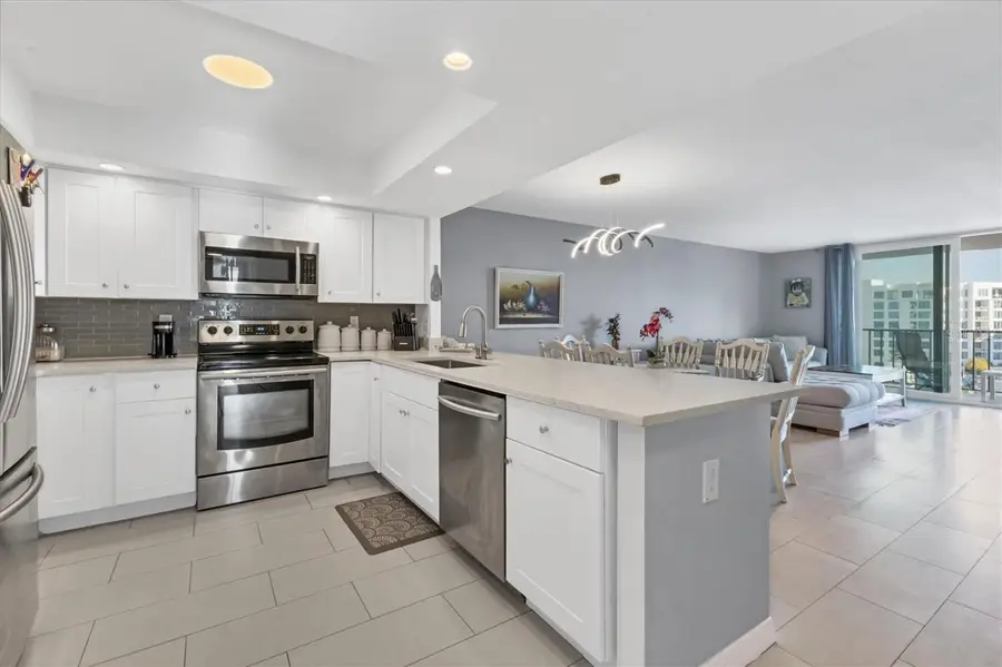 101 S Gulfstream Avenue #15E, Sarasota, FL 34236 - Image #3