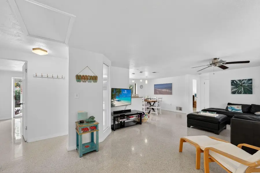 3326 Rowena Street, Sarasota, FL 34231 - Image #3