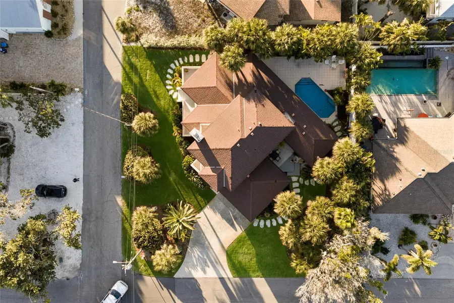 106 49th Street, Holmes Beach, FL 34217 - Image #3