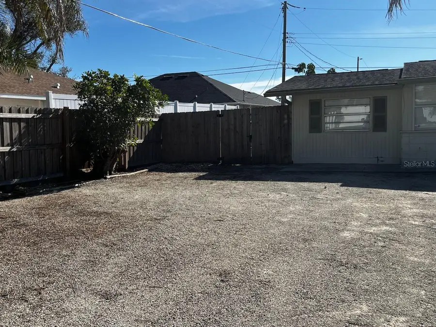 425 Palmetto Drive, Venice, FL 34293 - Image #2