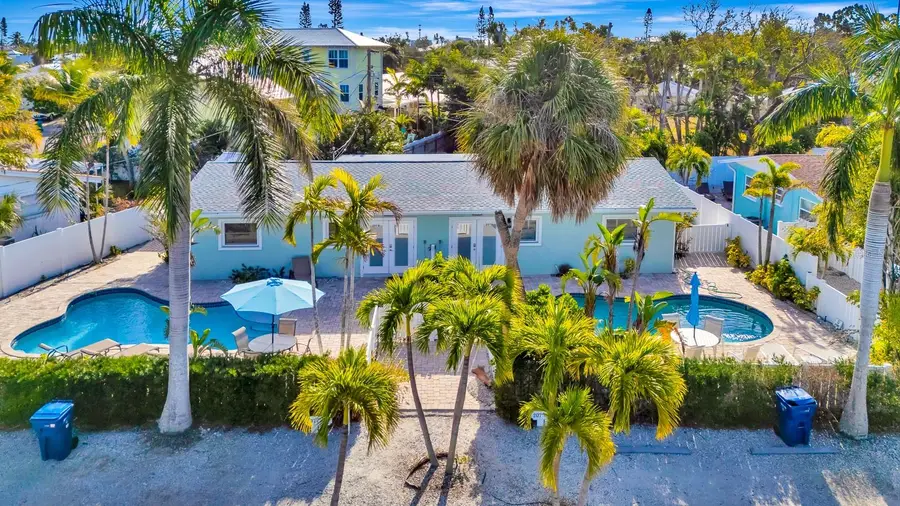 207 75th Street #E, Bradenton Beach, FL 34217 - Image #2