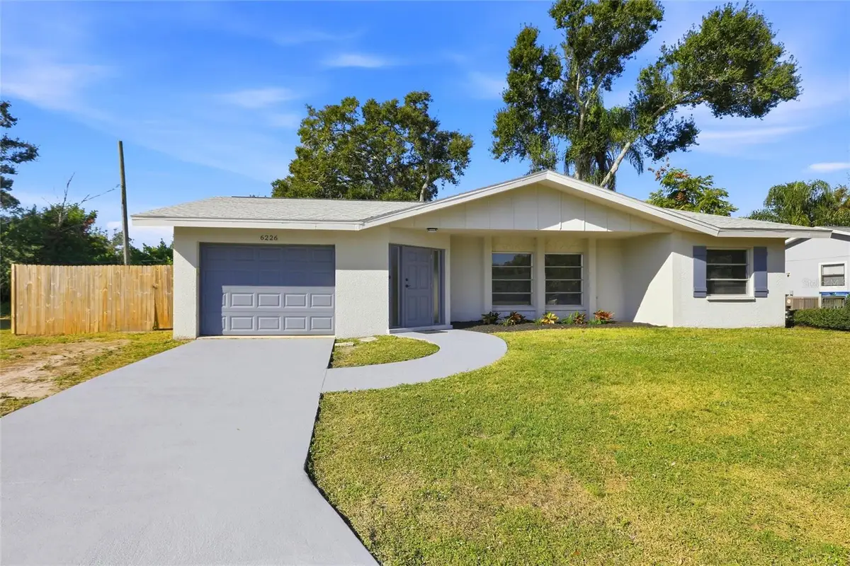 6226 Camphor Avenue, Sarasota, FL 34231 - Image #1
