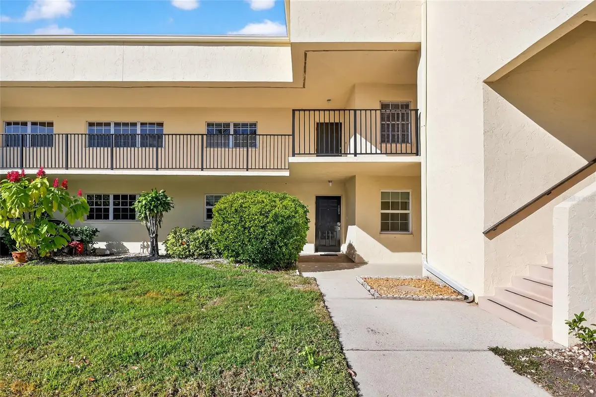 7880 Palm Aire Lane #205, Sarasota, FL 34243 - Image #1