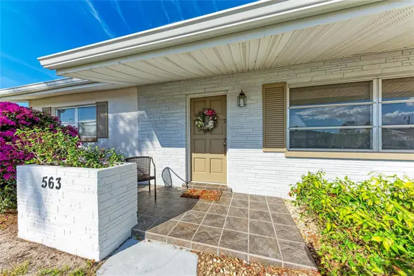 563 Oxford Drive, VENICE, FL 34293