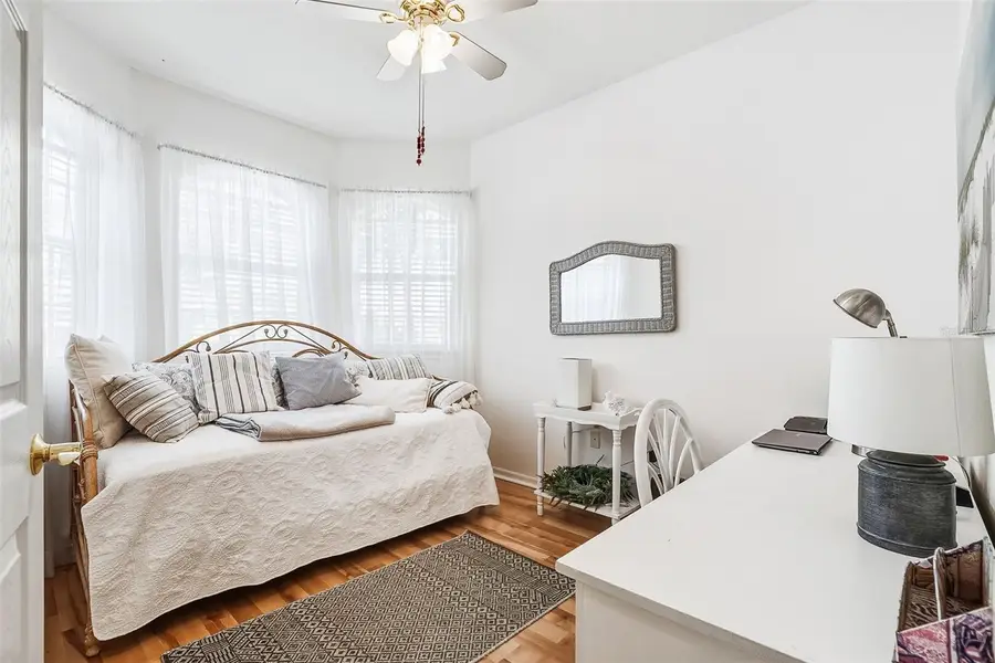 1858 Vamo Drive, Sarasota, FL 34231 - Image #3