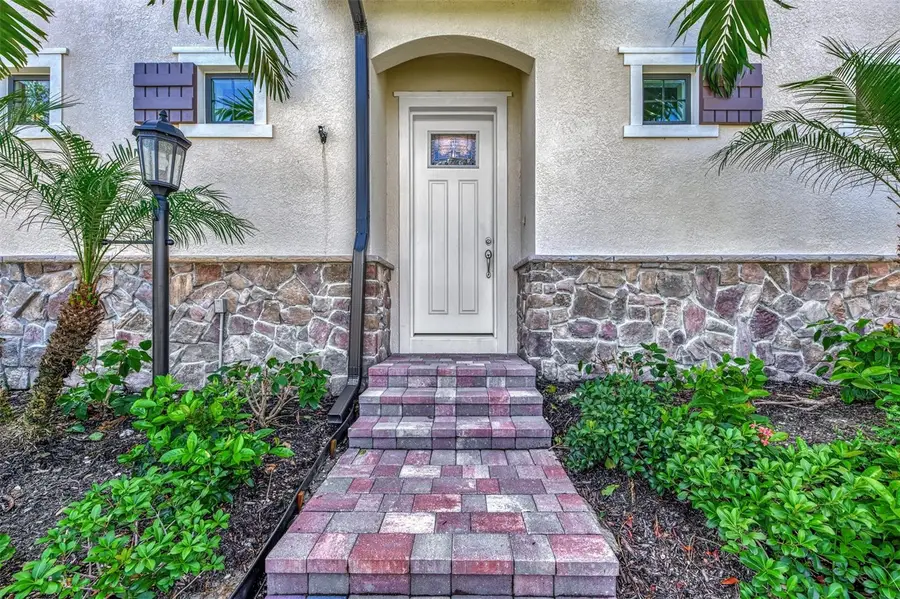 906 E Venice Avenue, Venice, FL 34285 - Image #2