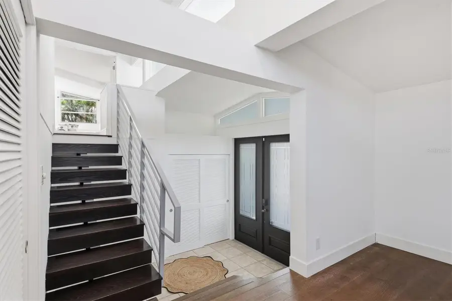 425 Partridge Circle, Sarasota, FL 34236 - Image #2