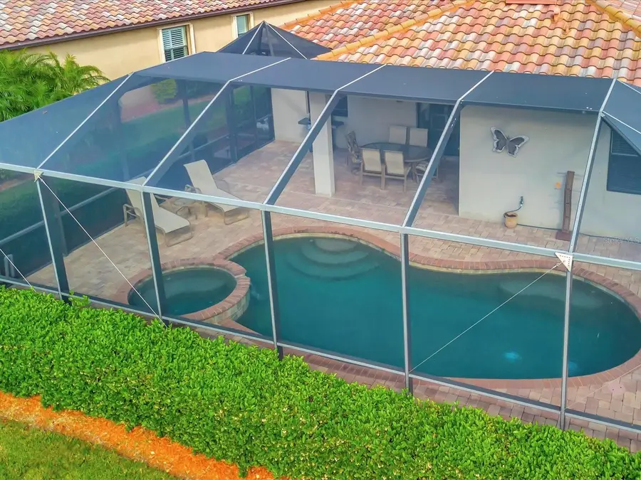 6880 Willowshire Way, Bradenton, FL 34212 - Image #2