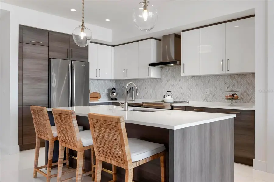 111 S Pineapple Avenue #719, Sarasota, FL 34236 - Image #3