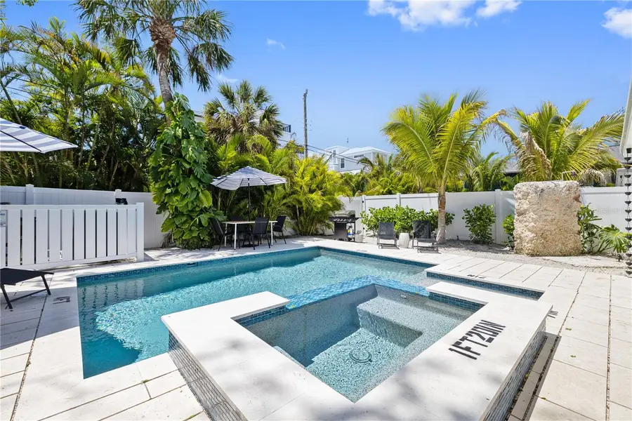 3014 Gulf Drive, Holmes Beach, FL 34217 - Image #2