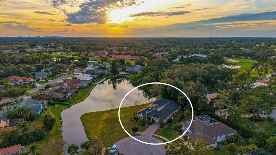 8117 Misty Oaks Boulevard, Sarasota, FL 34243 - Image #2