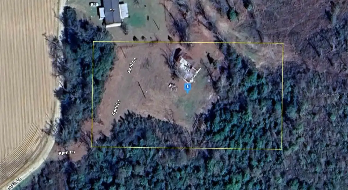 712 April Lane, Marianna, FL 32448 - Image #1