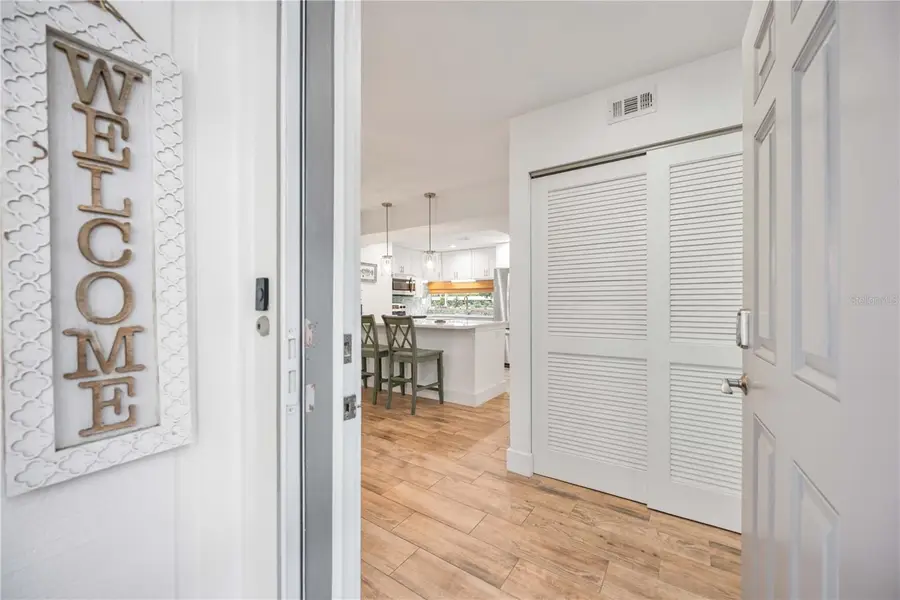 1166 W Peppertree Drive #112D, Sarasota, FL 34242 - Image #2