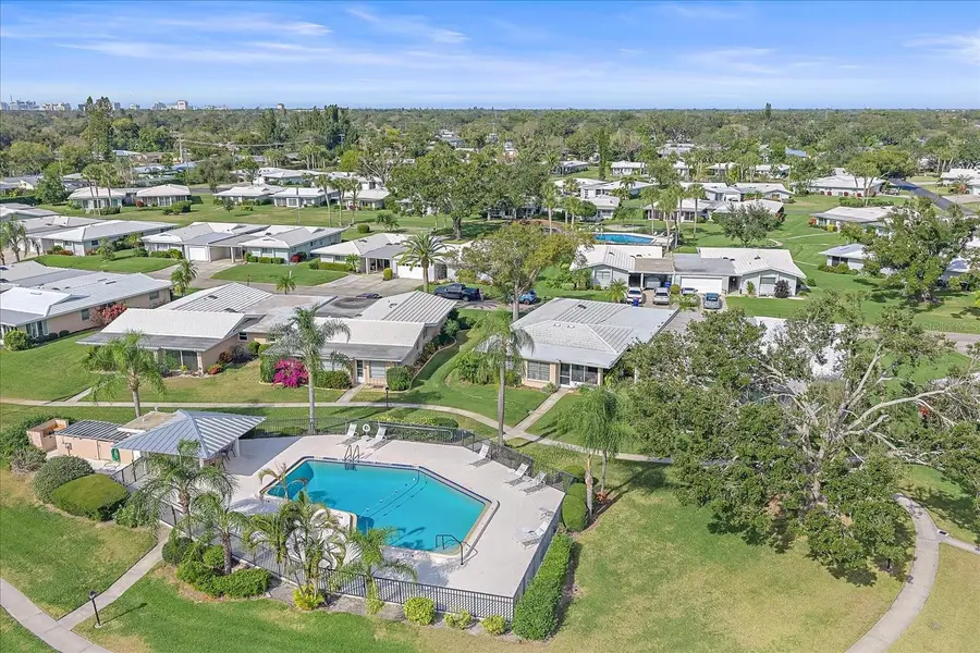 3286 Brunswick Lane #704, Sarasota, FL 34239 - Image #3