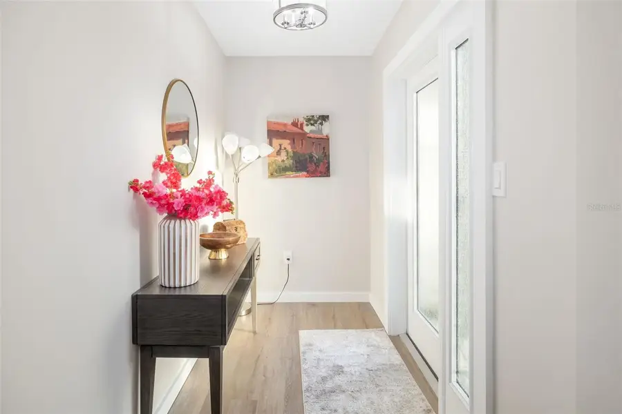 5247 Carmilfra Drive, Sarasota, FL 34231 - Image #3