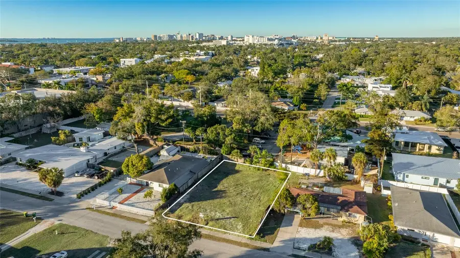 2119 Bougainvillea Street, Sarasota, FL 34239 - Image #2