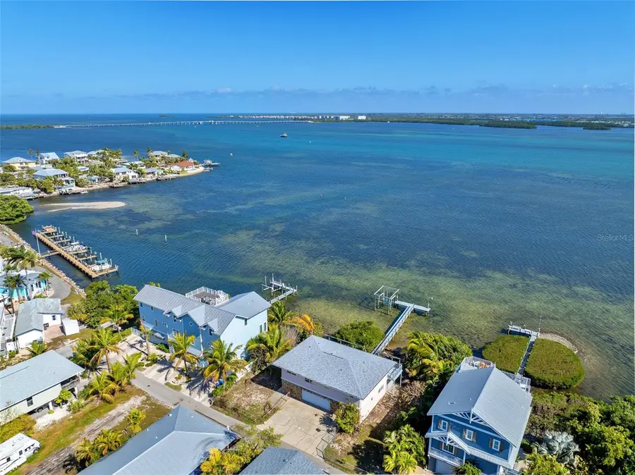 2512 Avenue A, Bradenton Beach, FL 34217 - Image #2