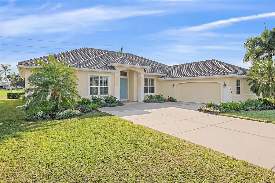 6112 Saddlehorn Avenue, Sarasota, FL 34243 - Image #2