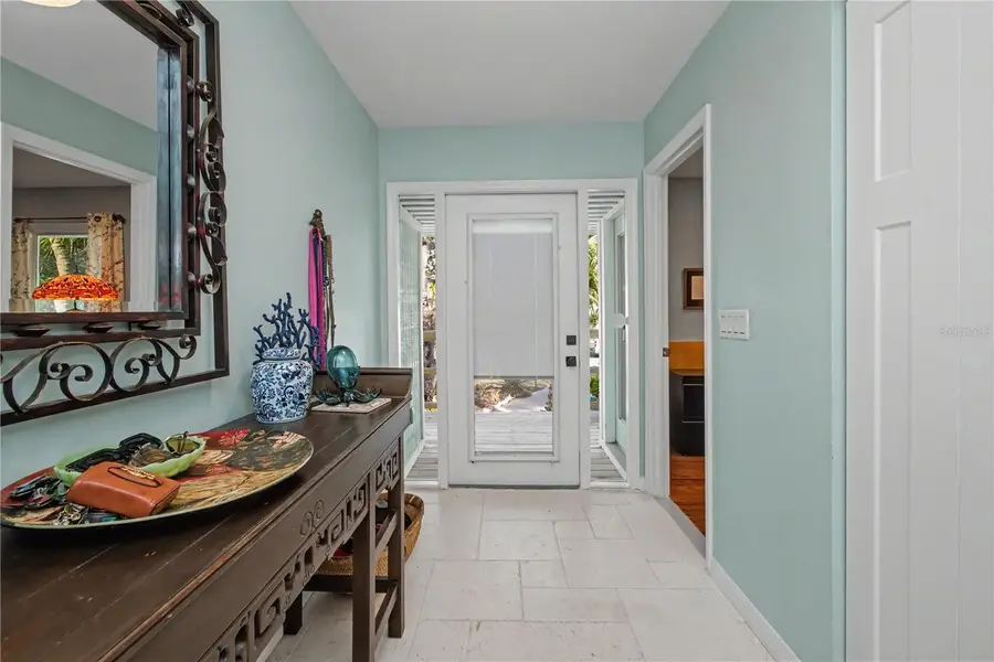 5116 Admiral Place, Sarasota, FL 34231 - Image #2