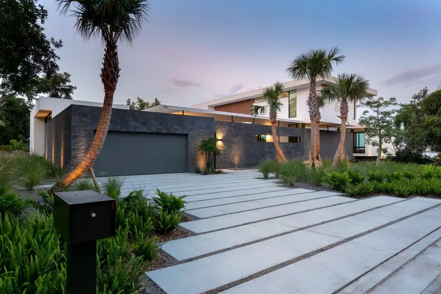 1500 Bayview Drive, Sarasota, FL 34239 - Image #2