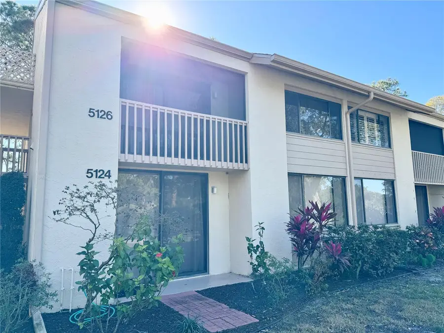 5124 Harpers Croft #7, Sarasota, FL 34235 - Image #3