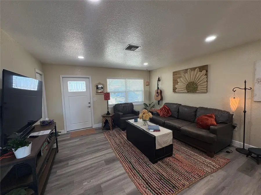 3932 Middlesex Place, Sarasota, FL 34241 - Image #2