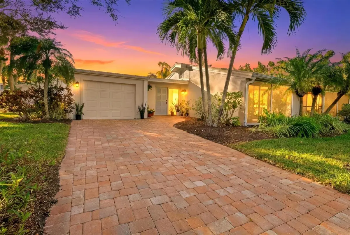 237 Hourglass Way #V6, Sarasota, FL 34242 - Image #1