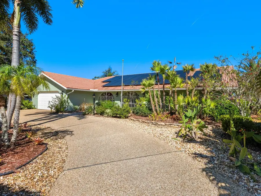4725 Greencroft Road, Sarasota, FL 34235 - Image #2