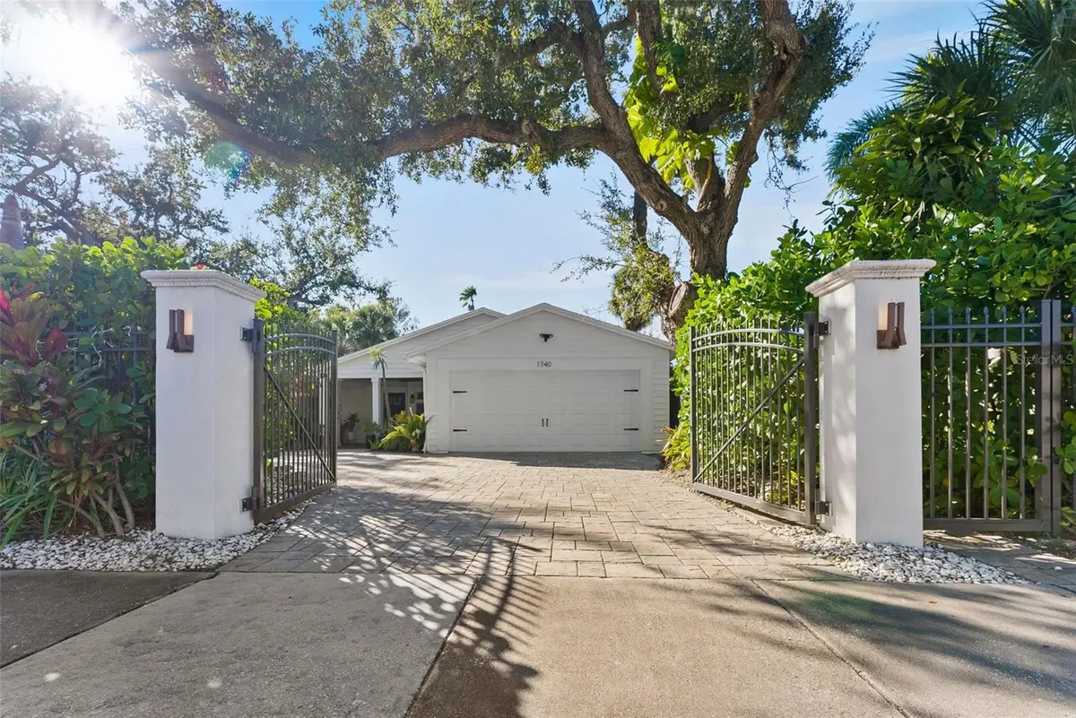 1740 S Orange Avenue, Sarasota, FL 34239 - Image #1