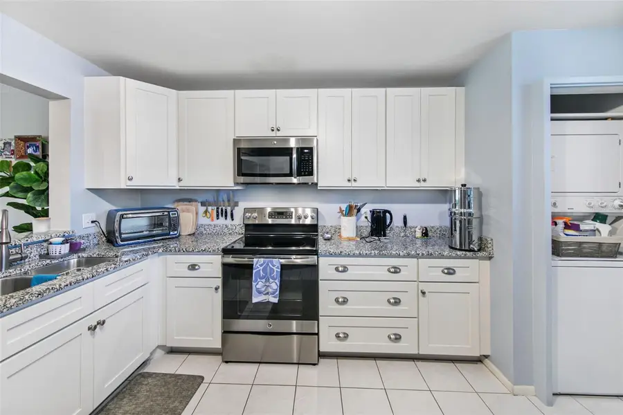 611 Woodlawn Drive #611, Bradenton, FL 34210 - Image #3