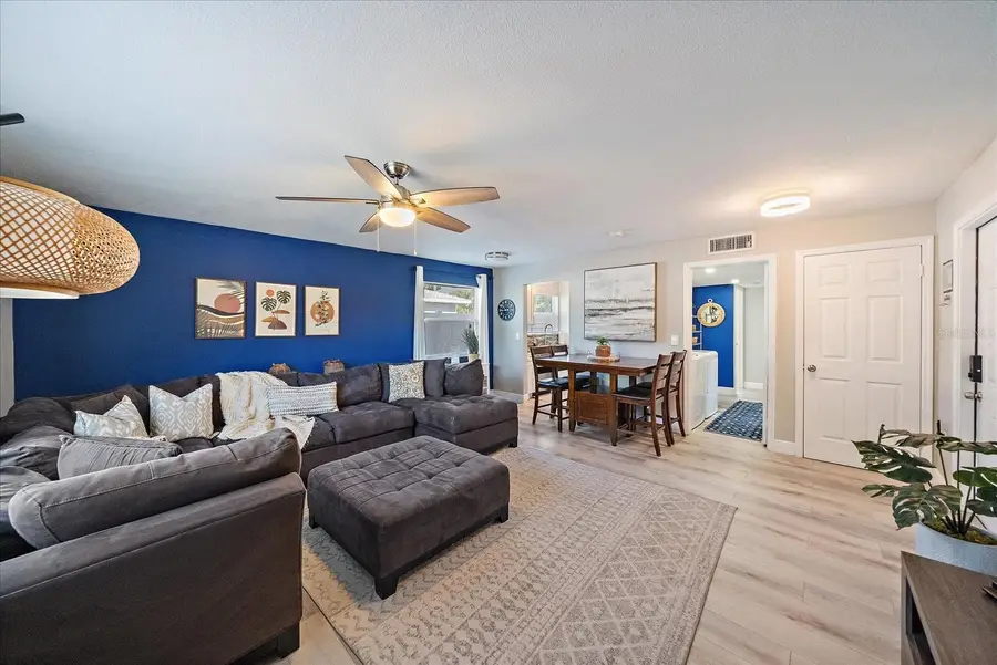 3710 Iroquois Avenue, Sarasota, FL 34234 - Image #3