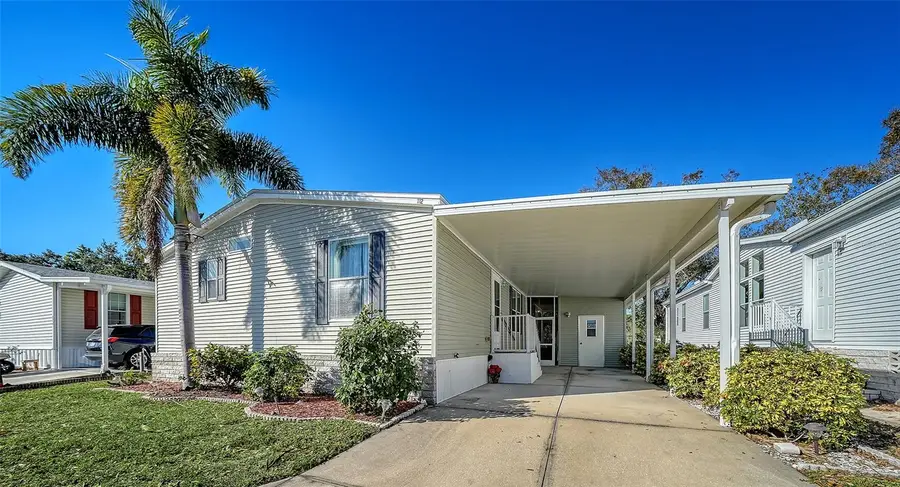 112 Oakwood Boulevard, Sarasota, FL 34237 - Image #2
