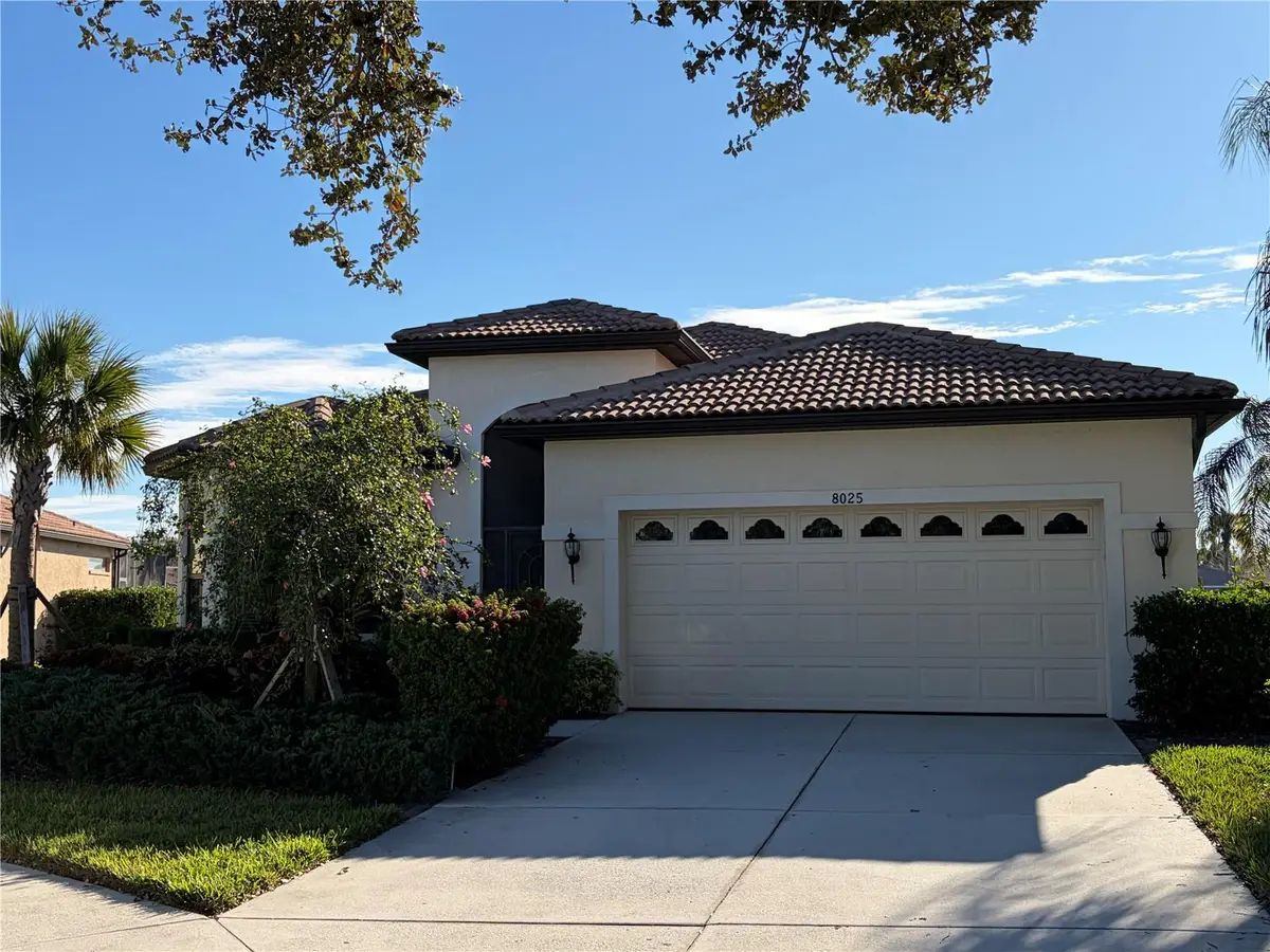 8025 Stirling Falls Circle, Sarasota, FL 34243 - Image #1