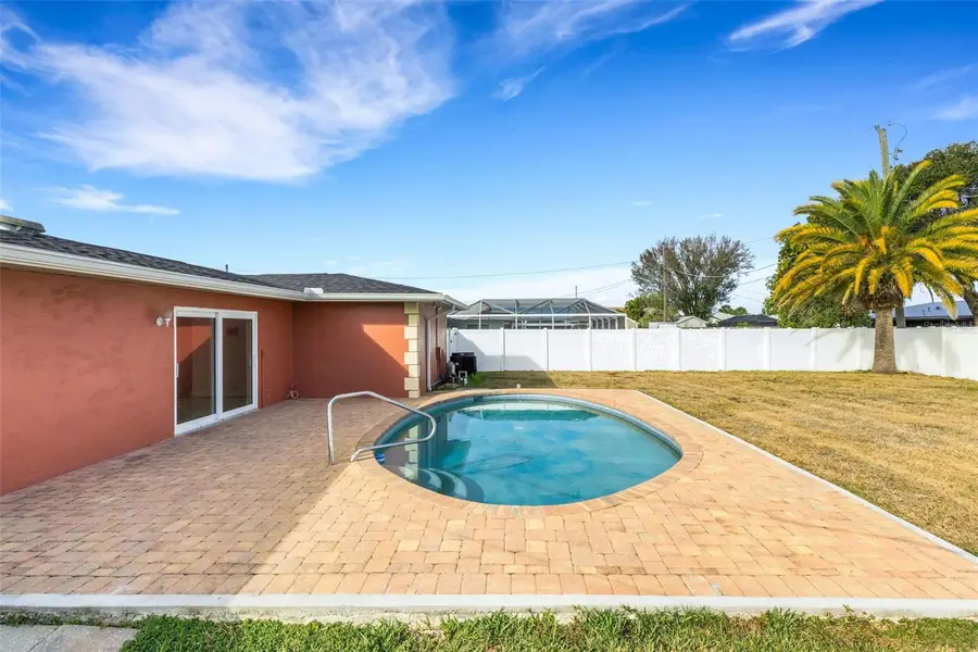 556 Mimosa Avenue Nw, Port Charlotte, FL 33952 - Image #2