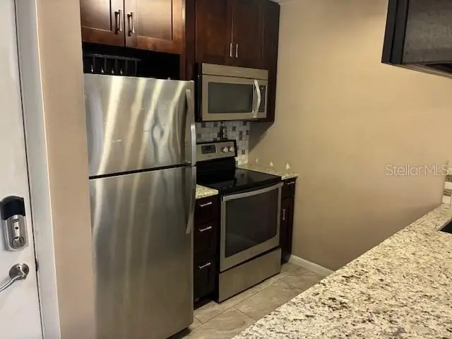 3806 N Oak Drive #V21, Tampa, FL 33611 - Image #3