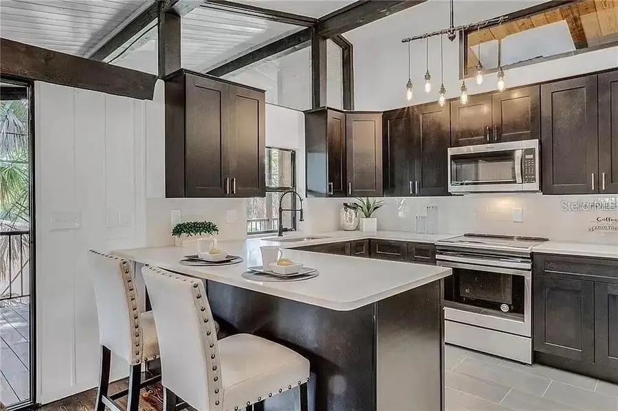 1942 New Hampshire Avenue Ne, Saint Petersburg, FL 33703 - #3