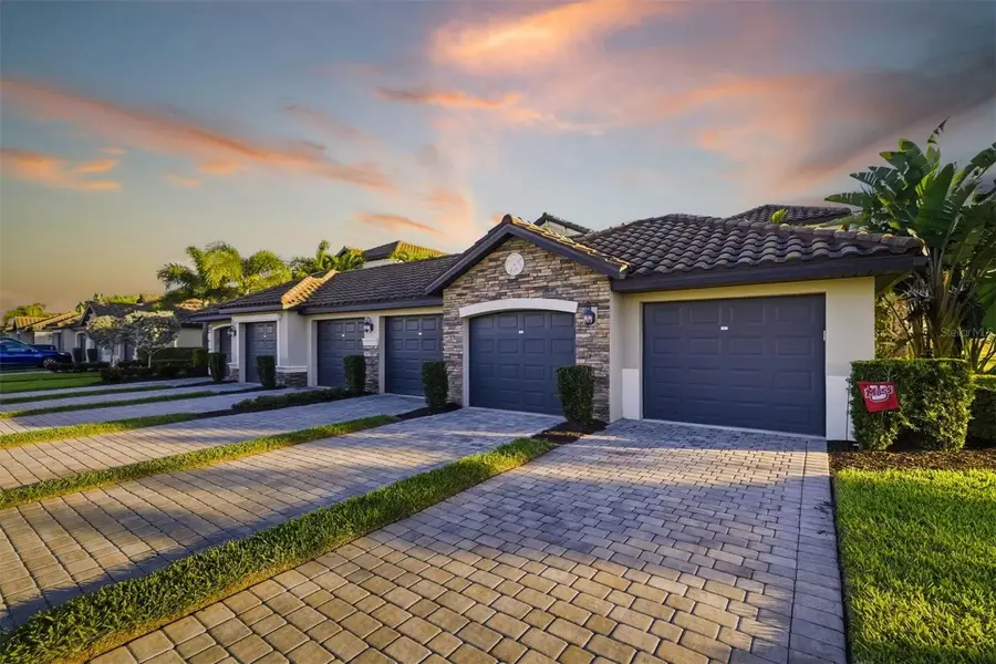 5604 Palmer Circle #206, Lakewood Ranch, FL 34211 - Image #2