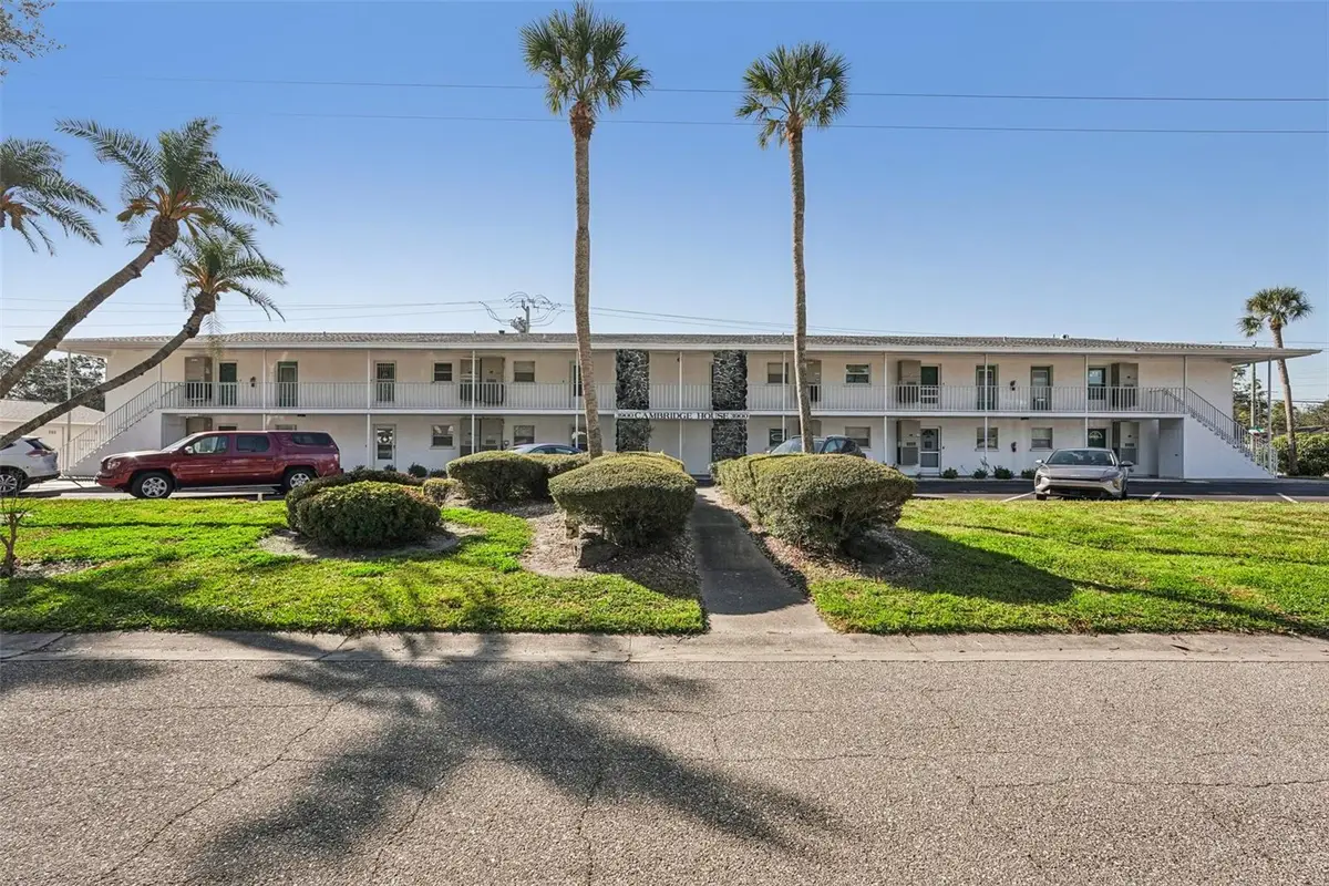 3900 Roxane Boulevard #8B, Sarasota, FL 34235 - Image #1