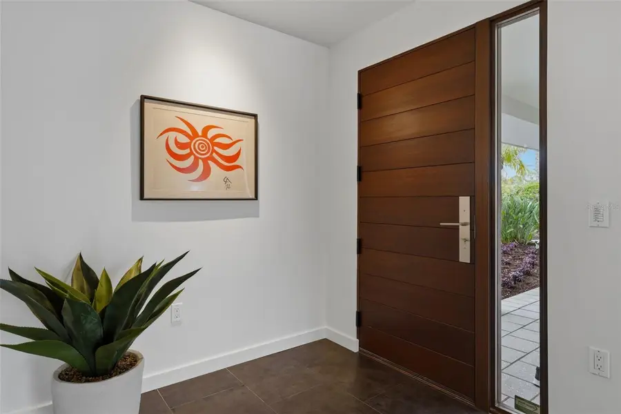 541 S Washington Drive, Sarasota, FL 34236 - #2