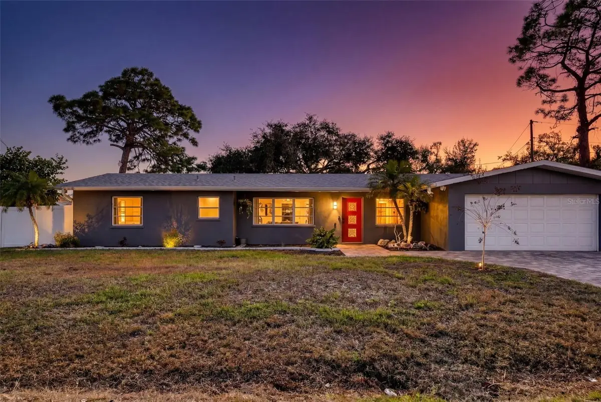 405 W Seminole Drive, Venice, FL 34293 - #1