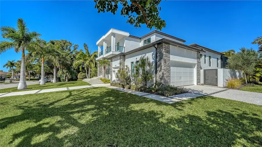 575 S Spoonbill Drive, Sarasota, FL 34236 - #3