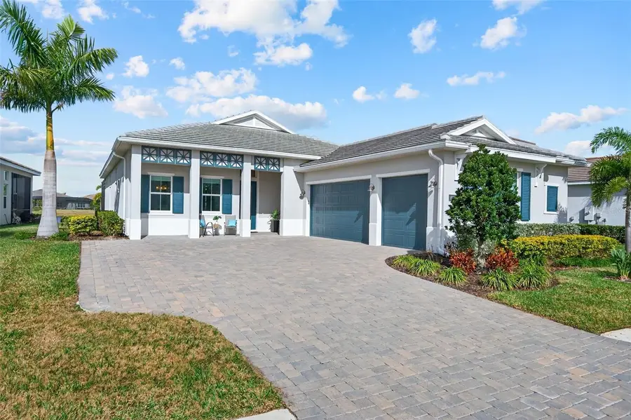 8122 Redonda Loop, Lakewood Ranch, FL 34202 - #2