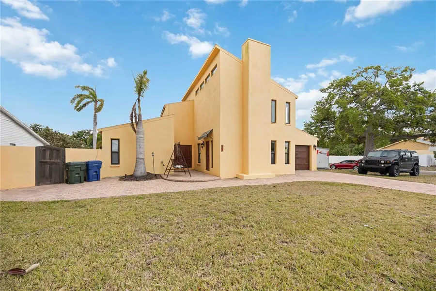 6515 Mauna Loa Boulevard, Sarasota, FL 34241 - #2