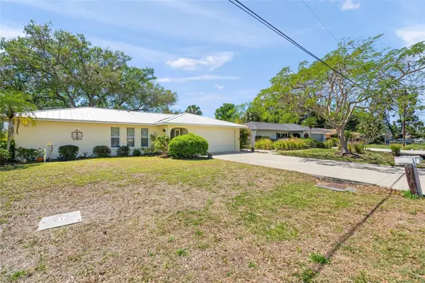 4662 Beacon Drive, SARASOTA, FL 34232