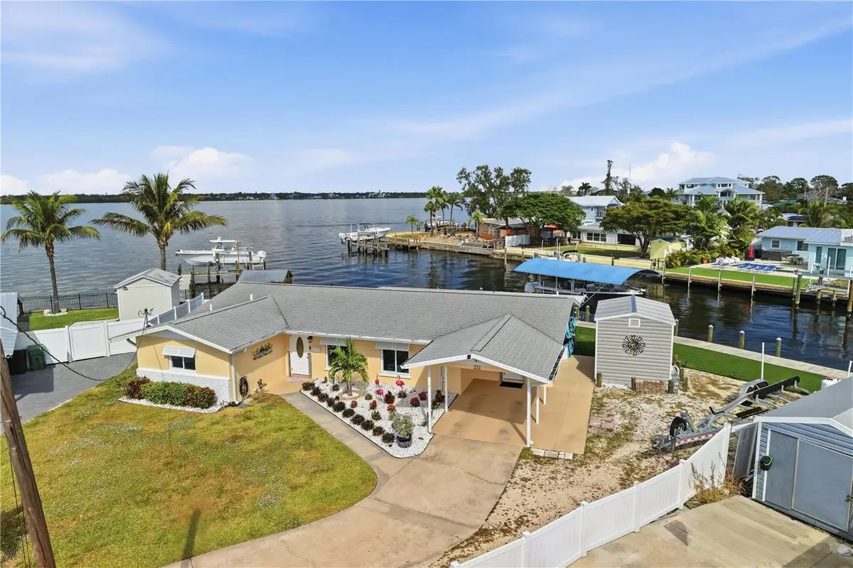 211 21st Street Ne, Bradenton, FL 34208 - #1