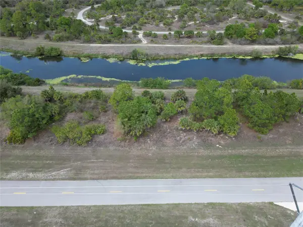 S Raintree Boulevard, NORTH PORT, FL 34288