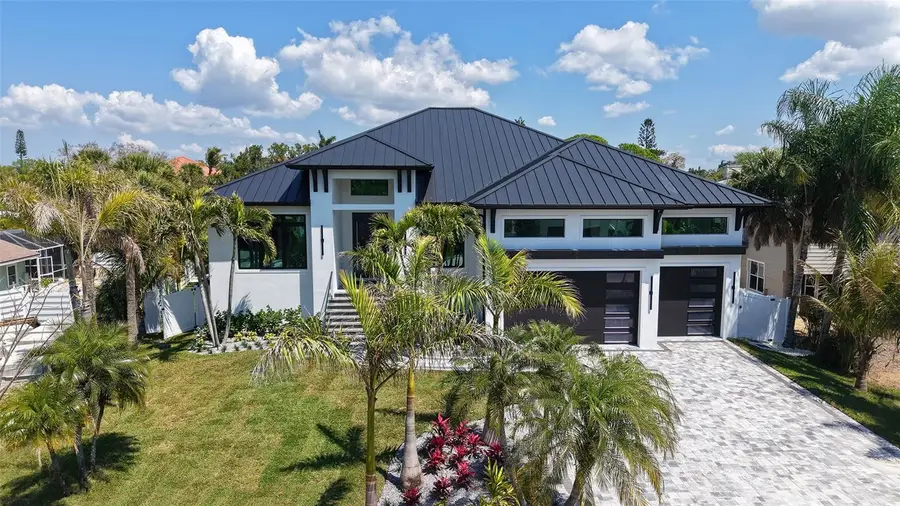 413 Island Circle, Sarasota, FL 34242 - #2