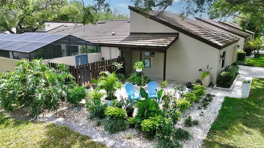 3842 Glen Oaks Manor Drive, Sarasota, FL 34232 - #2