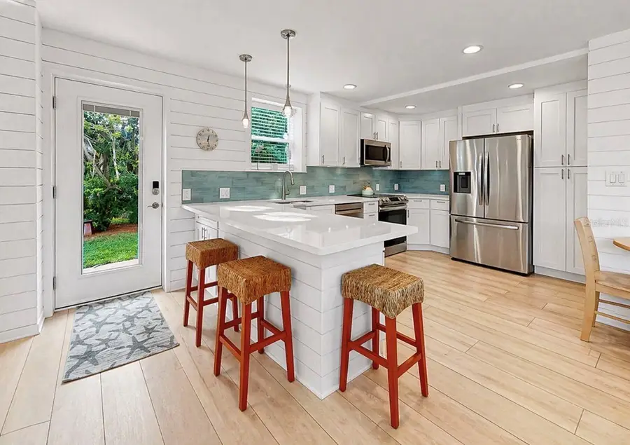 8096 Glenbrooke Lane, Sarasota, FL 34243 - #2